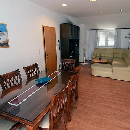 Maslov Apartment